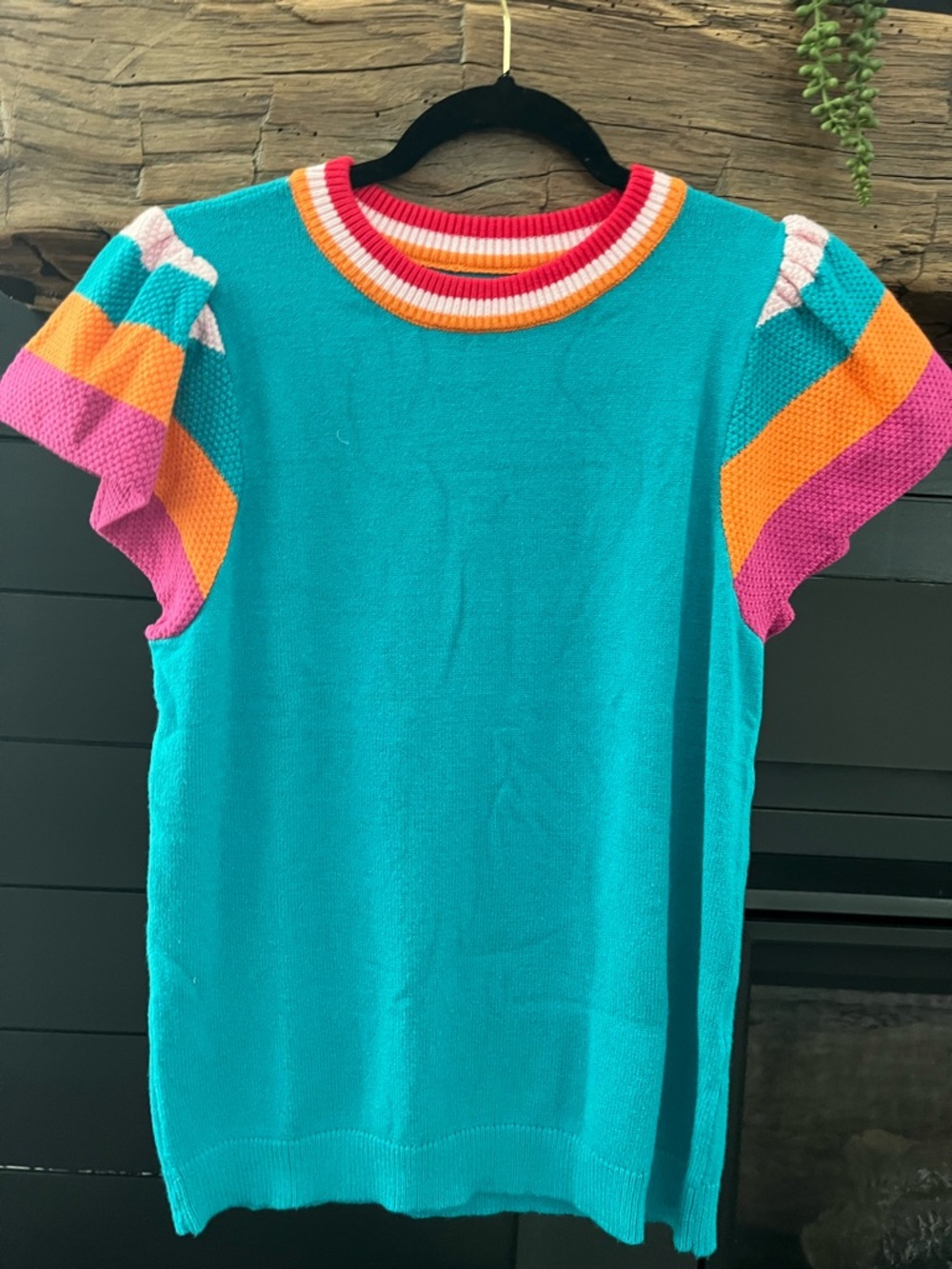 Source Unknown Teal Top with Pink and Orange Accent Sleeves - Picture 3 of 5